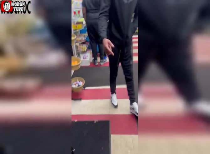 Video :When a woman attempts to fight a guy, it fails
